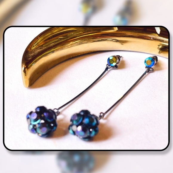 ⭐️ Funky Drop-Pendant Earrings 🕺 - Picture 3 of 3